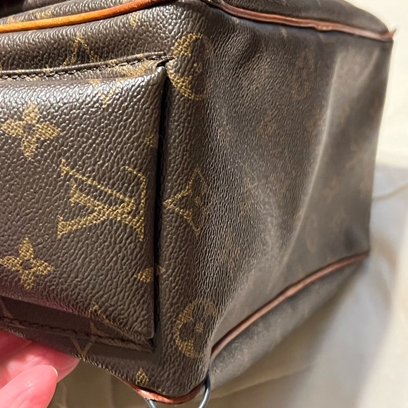 SOLD**** Authentic Louis Vuitton Excentri-Cite Handbag - Picture 16 of 16